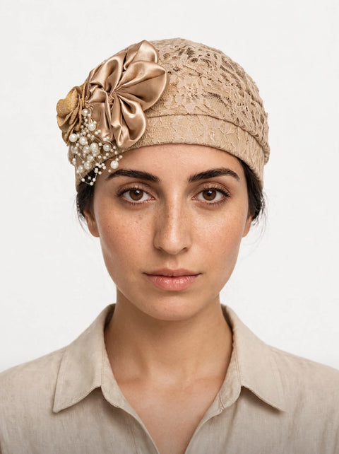 Turbante Lace Perla – Eleganza e Comfort che Dura Tutto il Giorno