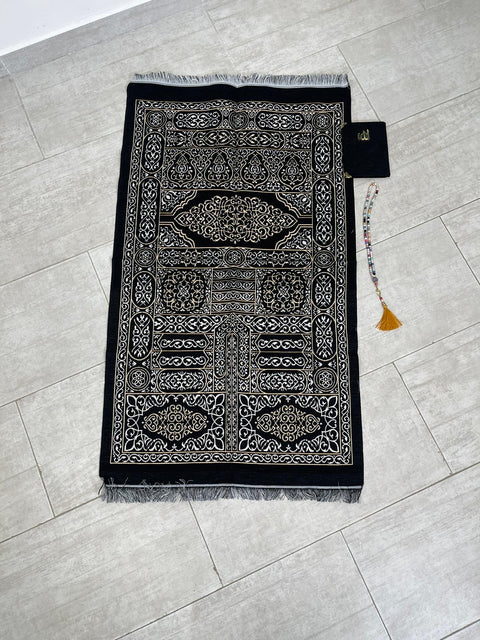 Set Preghiera Premium Nero & Oro – Tappeto + libricino Ya-sin Sharif + Tasbih