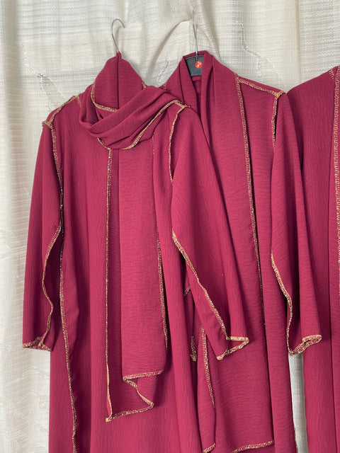 Baby Abaya con hijab cucito jazz bordeaux