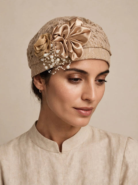 Turbante Lace Perla – Eleganza e Comfort che Dura Tutto il Giorno