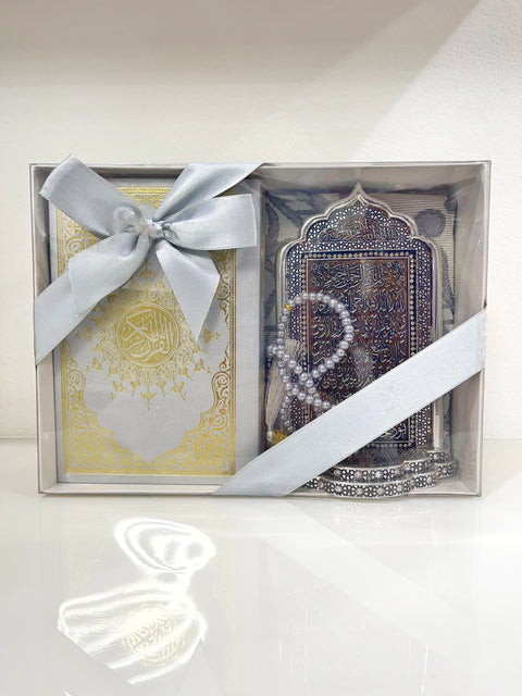 Set Regalo Spirituale Completo – Corano, Tappeto da Preghiera, Tasbih e Decorazione Ayat al-Kursi