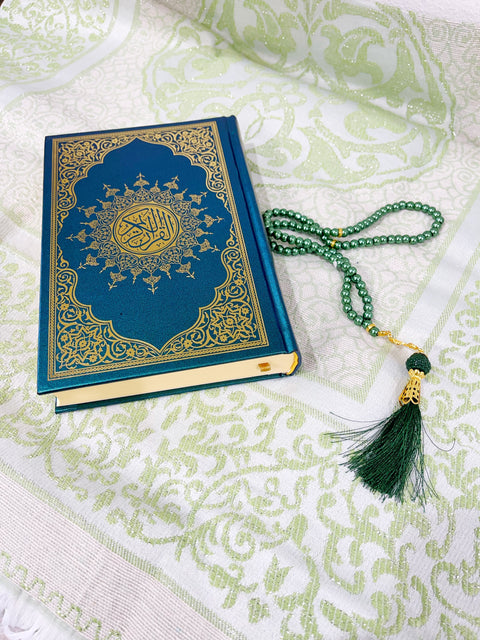 Set Corano Elegance con Cofanetto Trasparente, Tappeto da Preghiera e Tasbih