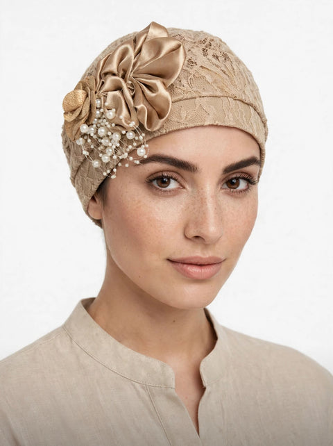 Turbante Lace Perla – Eleganza e Comfort che Dura Tutto il Giorno